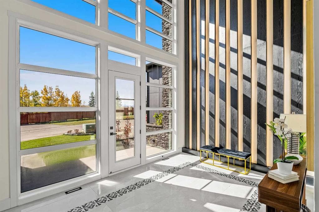 6-bed Detached for sale at 3642 85 Street SW, Calgary