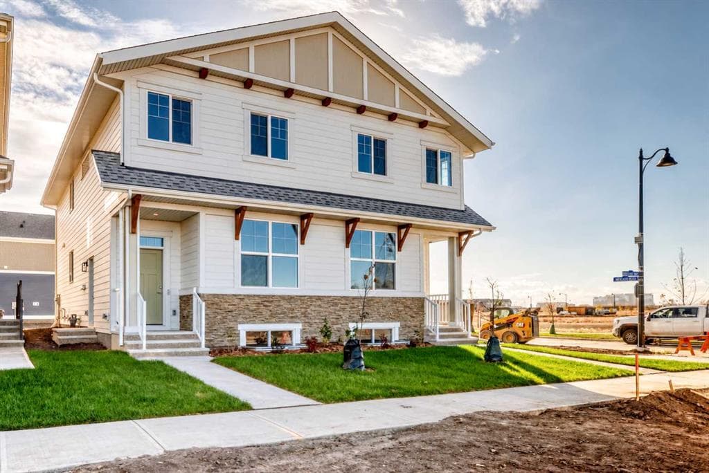 5-bed Semi-detached for sale at 1211 Mahogany Boulevard SE, Calgary