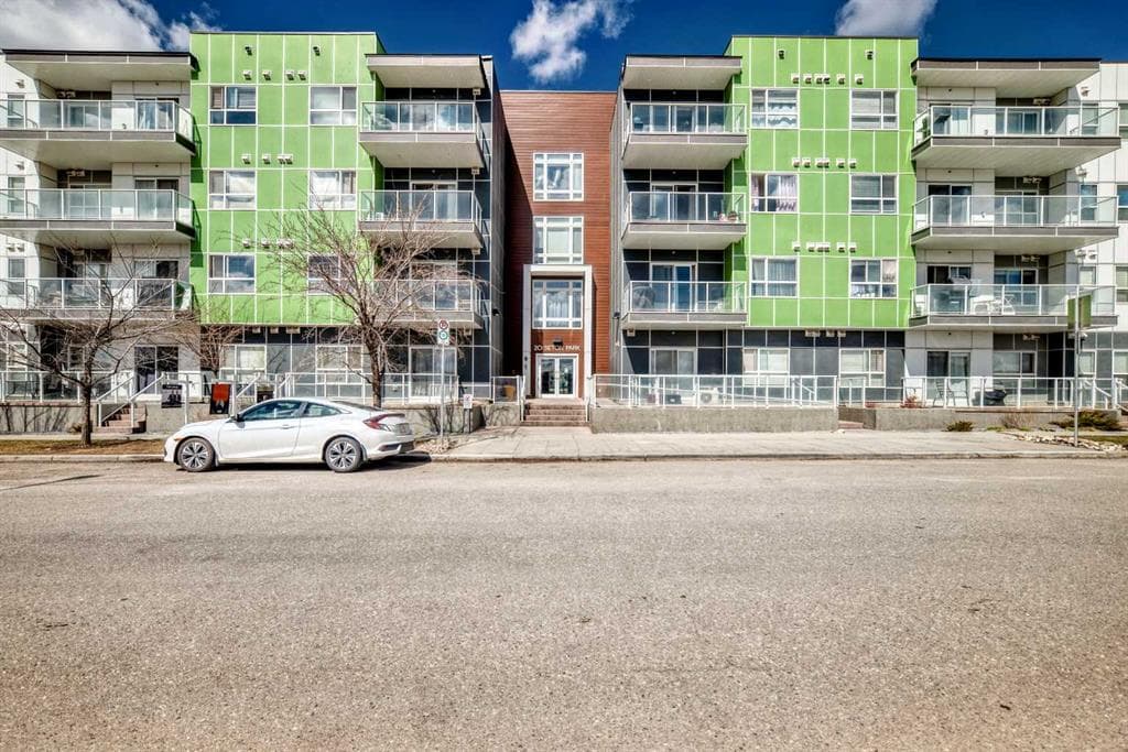215, 20 Seton Park SE — photo 1