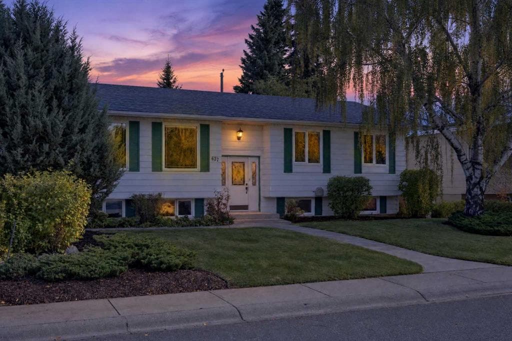 637 Willowburn Crescent SE — photo 1