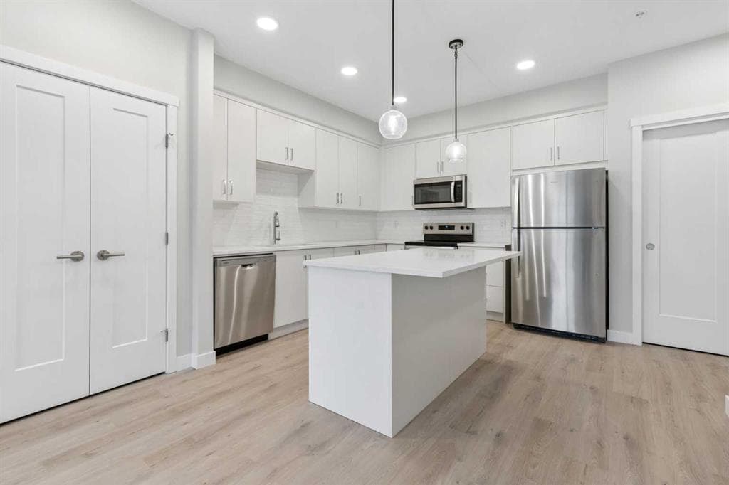312, 655 Shawnee Square SW — photo 1