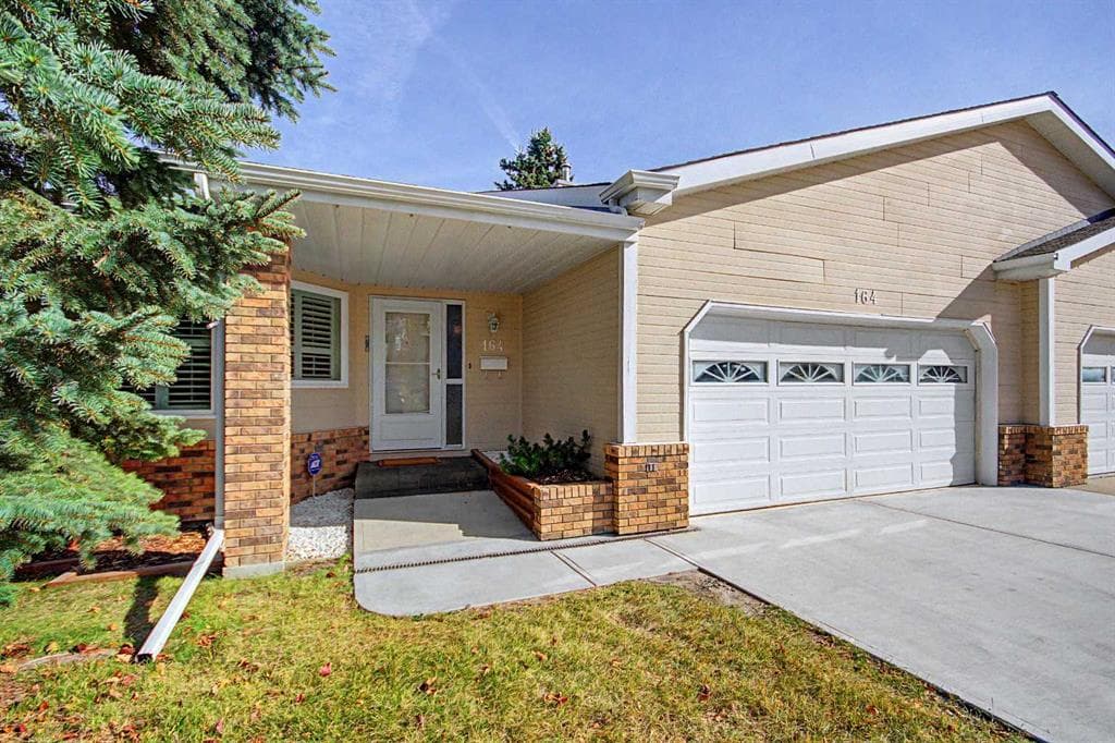 164 Strathaven Circle SW — photo 1