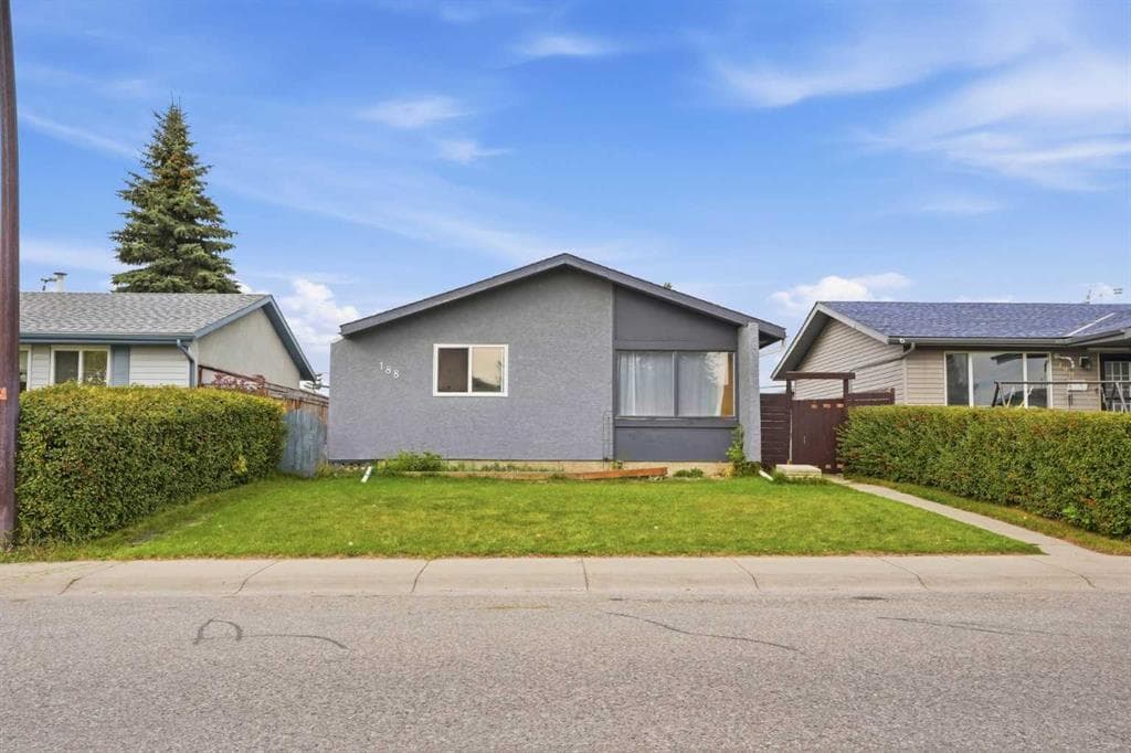 188 Maitland Drive NE — photo 1