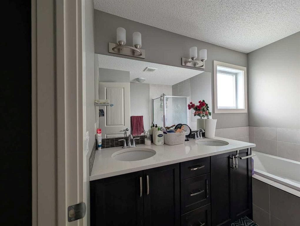 242 Savanna Close — photo 1