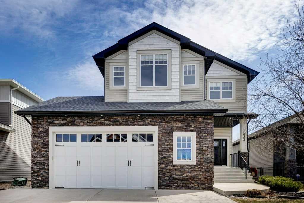 5-bed Detached for sale at 1233 Hillcrest Manor Estates, Strathmore