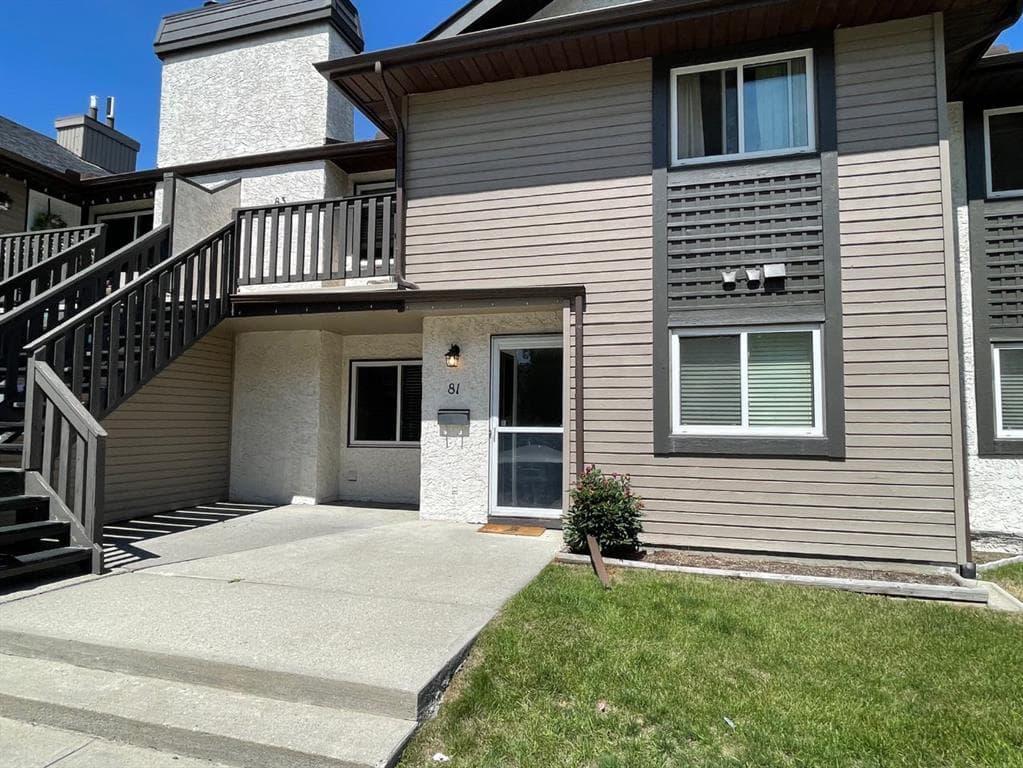 2-bed Townhouse for sale at 81 Cedar Springs Gardens SW, Calgary