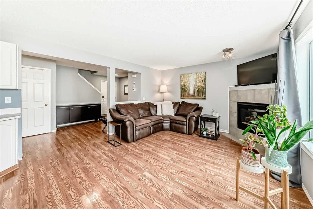 15 Citadel Meadow Crescent NW — photo 1