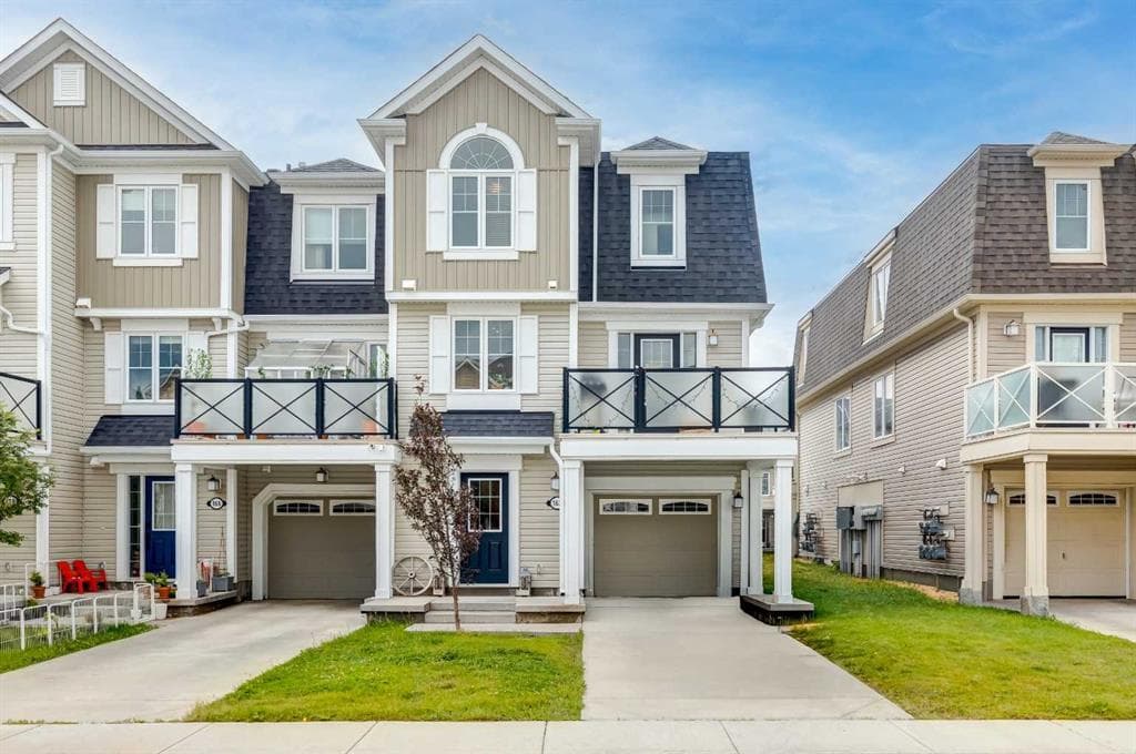 3-bed Townhouse for sale at 162 Windstone Mews SW, Airdrie