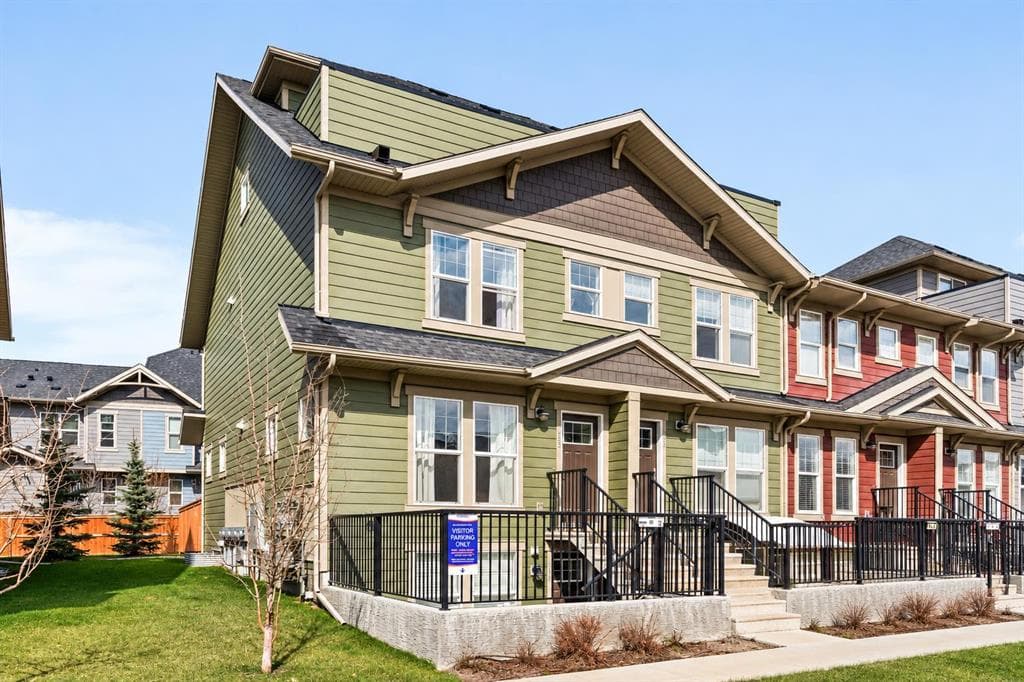 463 Cranbrook Square SE — photo 1