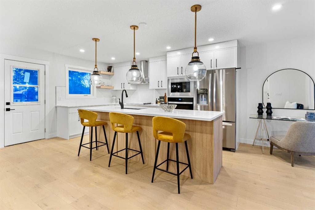 1731 111 Avenue SW — photo 1