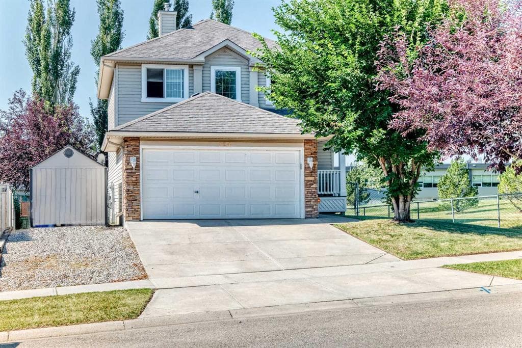 4-bed Detached for sale at 124 WEST LAKEVIEW Drive, Chestermere