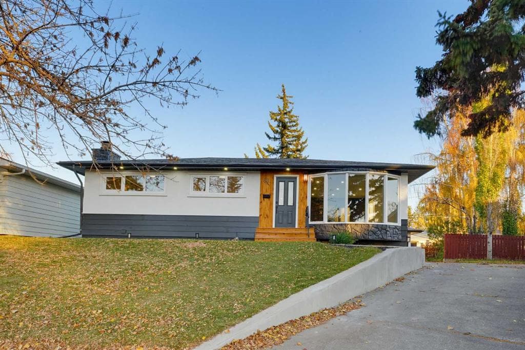 83 Ferncliff Crescent SE — photo 1