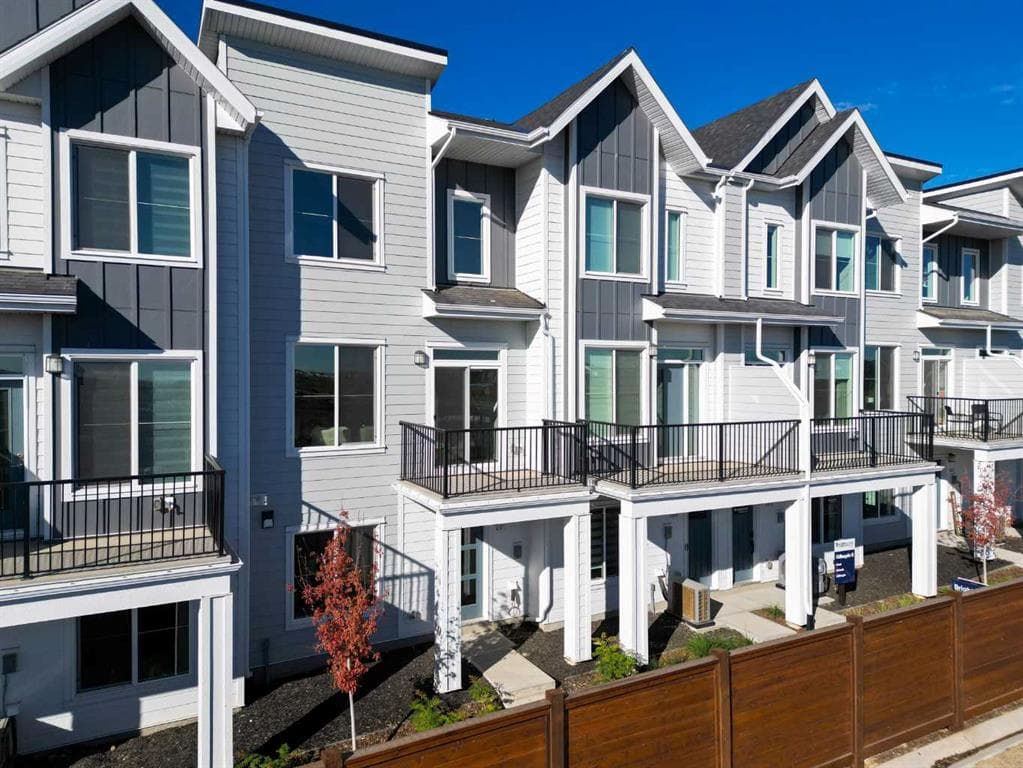 3-bed Townhouse for sale at 205, 4115 206 Avenue SE, Calgary