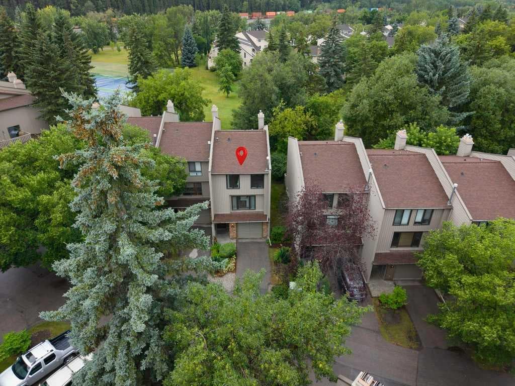 3-bed Townhouse for sale at 3909 Point Mckay Road NW, Calgary