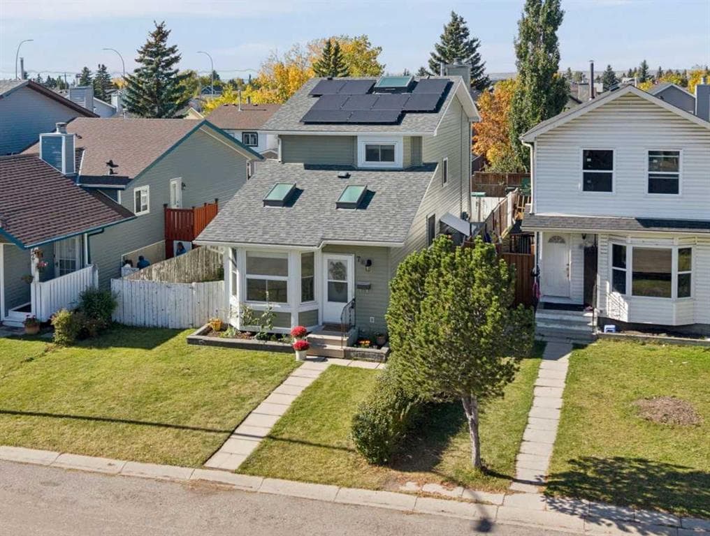 4-bed Detached for sale at 76 Martindale Close NE, Calgary