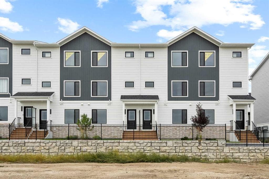 4-bed Townhouse for sale at 1414, 25 Wildwoods Court SW, Airdrie
