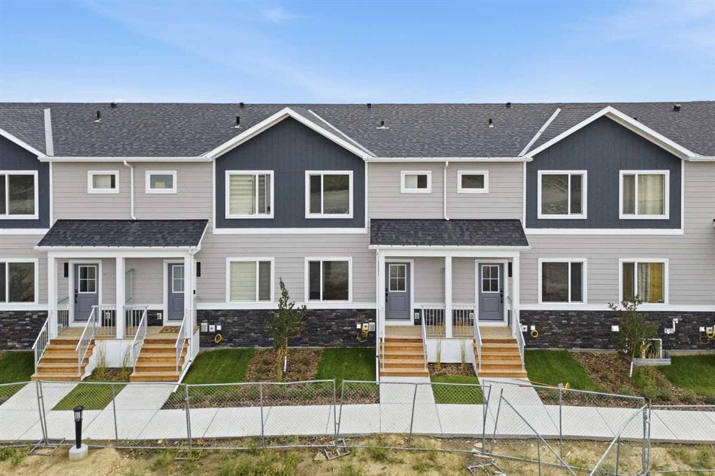 3-bed Townhouse for sale at 1109, 25 Wildwoods Court SW, Airdrie