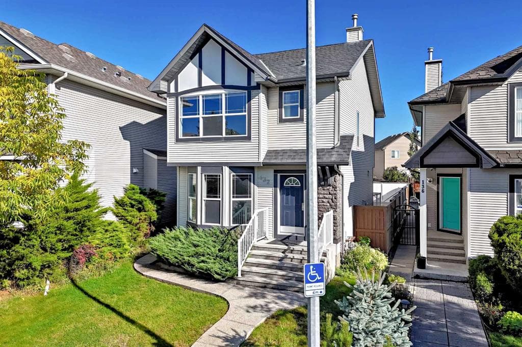 3-bed Detached for sale at 132 Cranberry Lane SE, Calgary