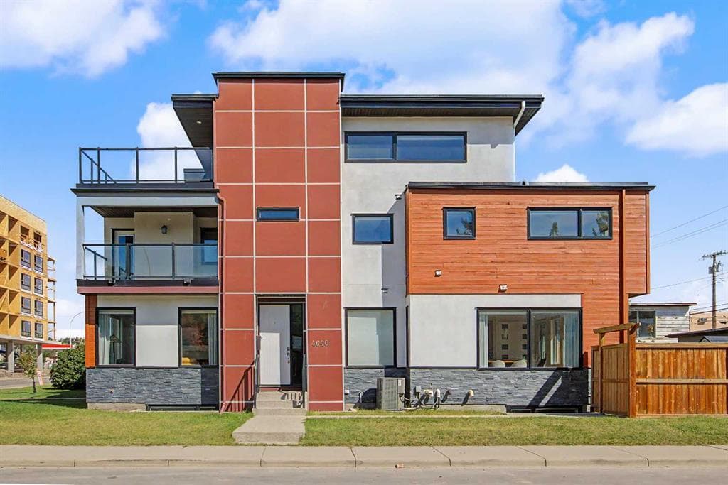 5-bed Semi-detached for sale at 4640 15 Avenue NW, Calgary