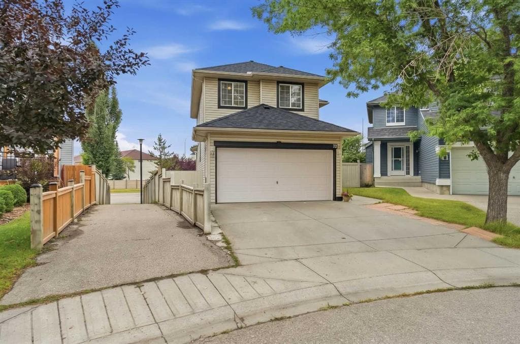 3-bed Detached for sale at 52 Douglas Glen Crescent SE, Calgary