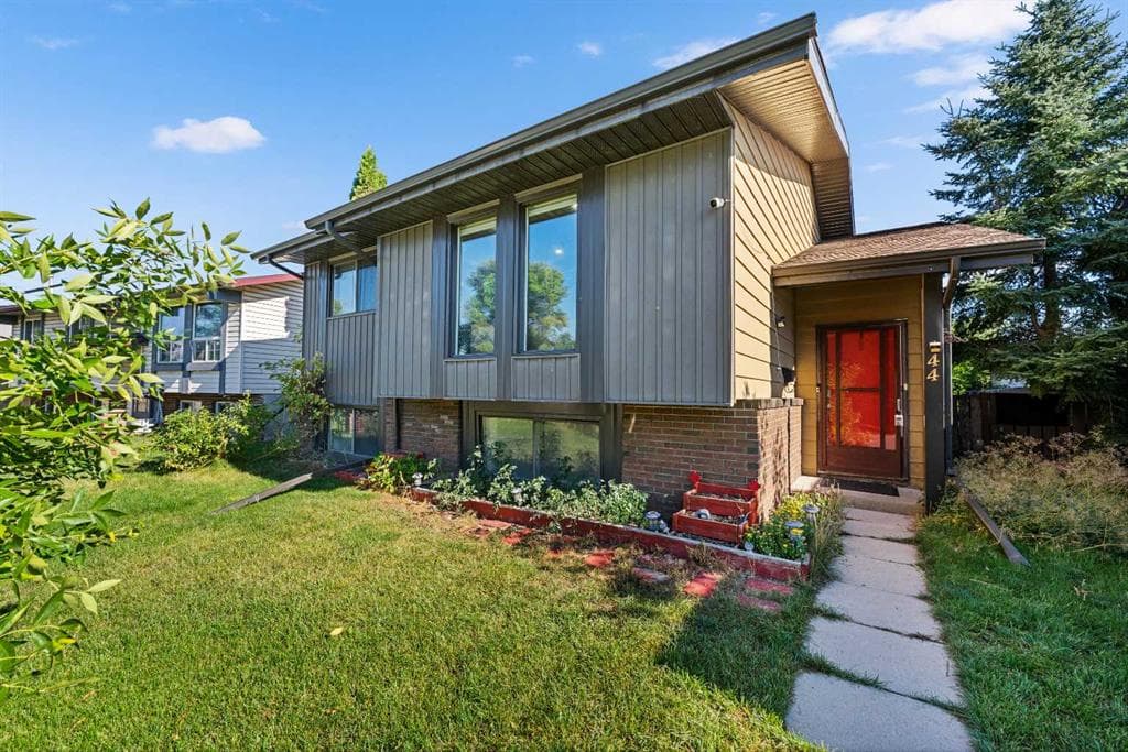 3-bed Detached for sale at 44 Templemont Drive NE, Calgary