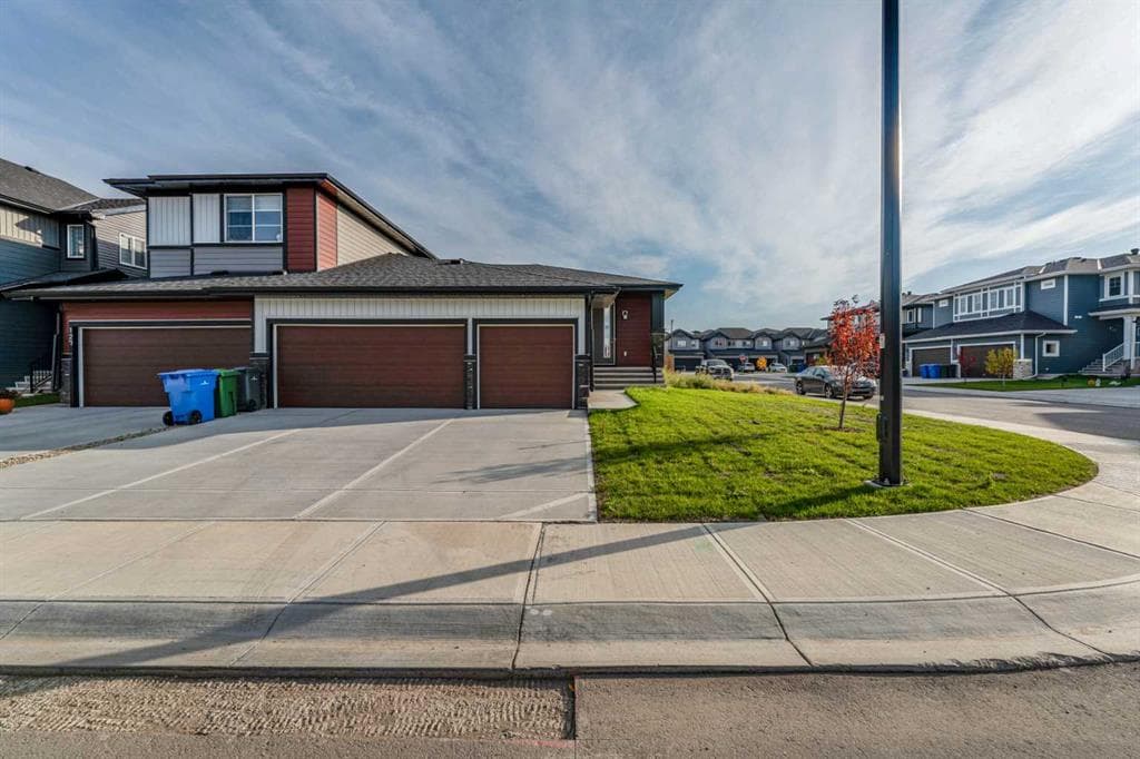 4-bed Semi-detached for sale at 131 Waterford Manor, Chestermere