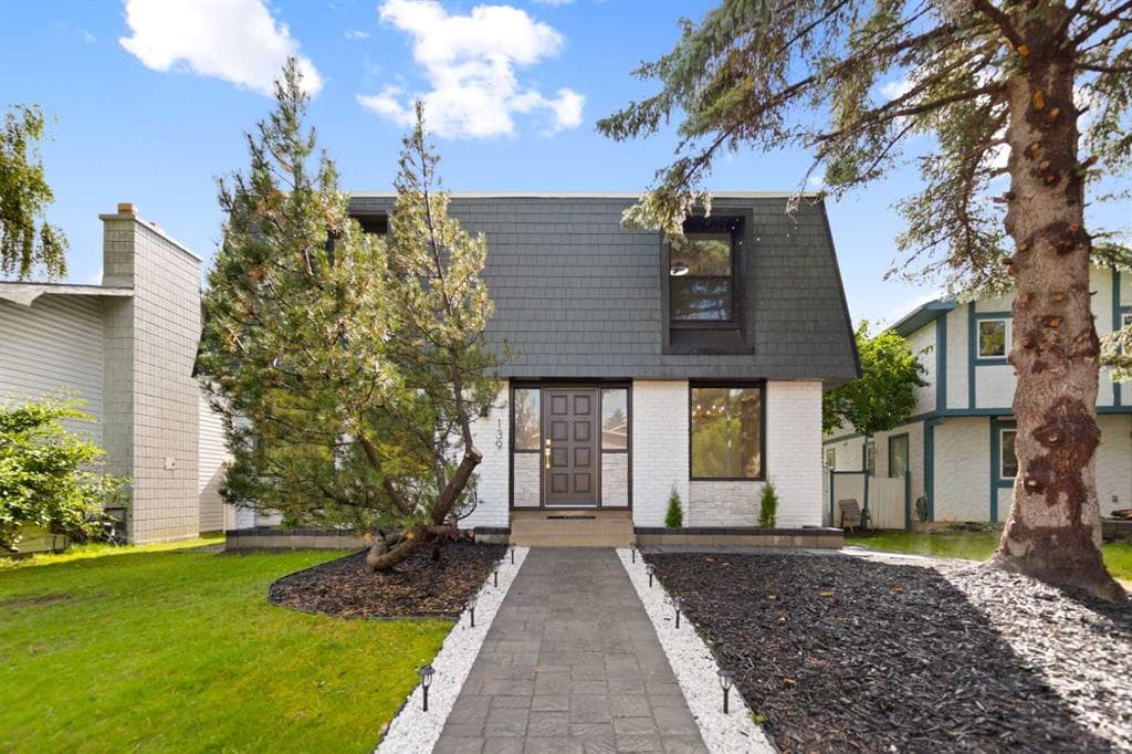 4-bed Detached for sale at 139 Silver Brook Road NW, Calgary
