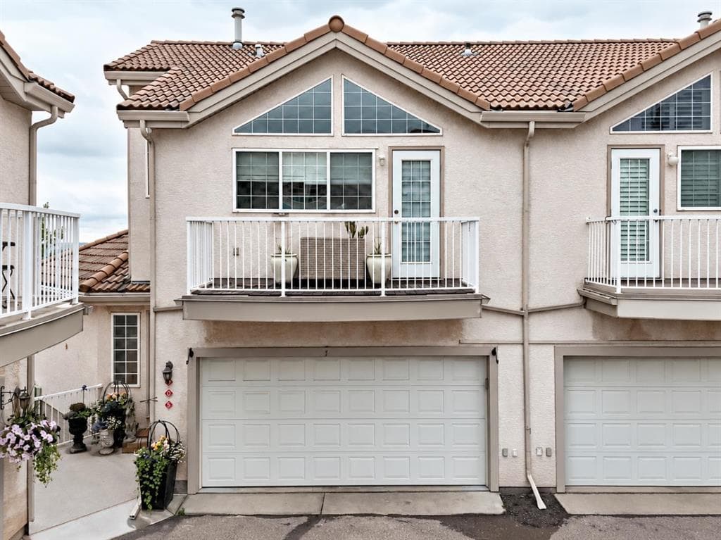 2-bed Townhouse for sale at 905 Patterson View SW, Calgary