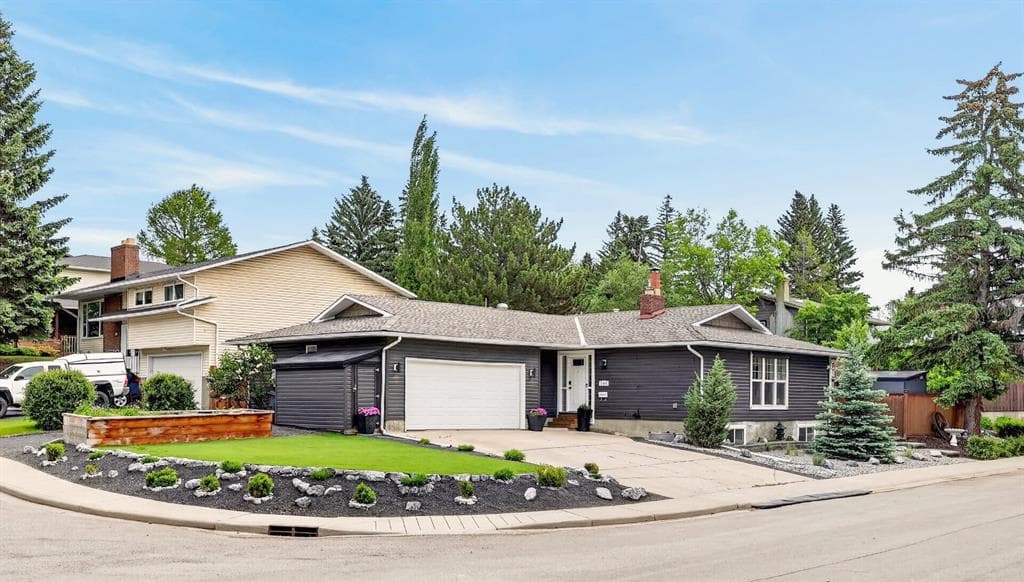 5-bed Detached for sale at 104 Silver Springs Green NW, Calgary