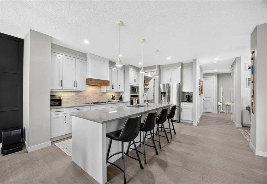 4-bed Detached for sale at 136 Riviera Way, Cochrane