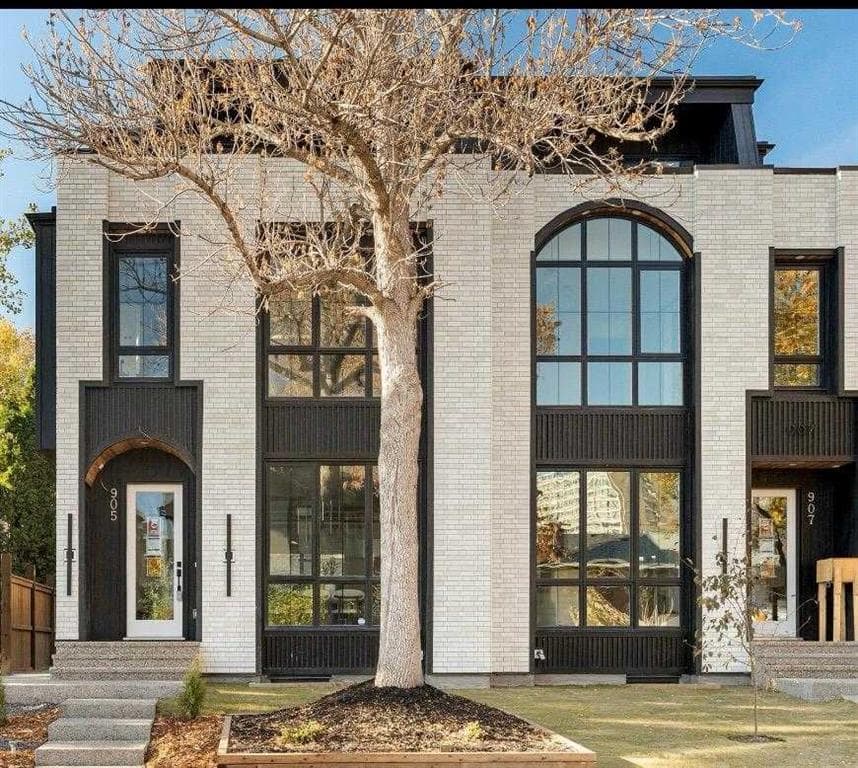 6-bed Semi-detached for sale at 907 36A Street NW, Calgary