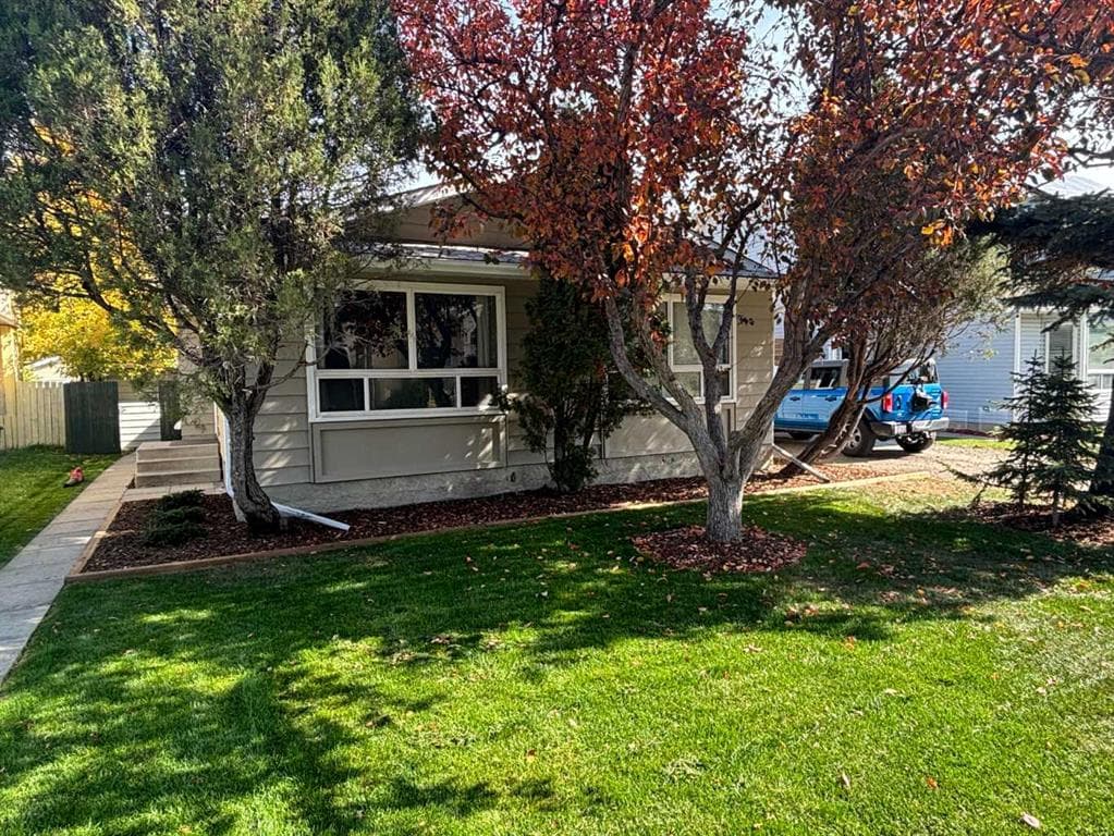 4-bed Detached for sale at 235 Shawcliffe Circle SW, Calgary