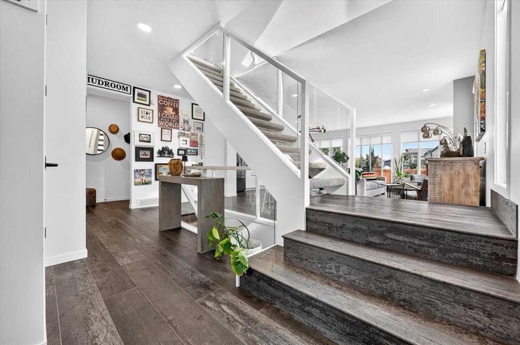 4-bed Detached for sale at 32 Cranbrook Bay SE, Calgary