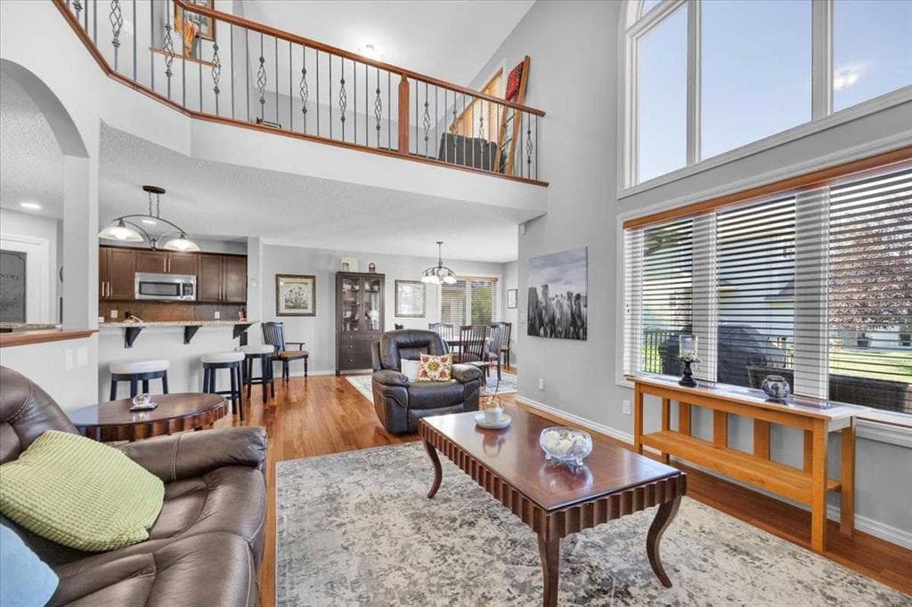 3-bed Detached for sale at 209 Crystal Green Point, Okotoks