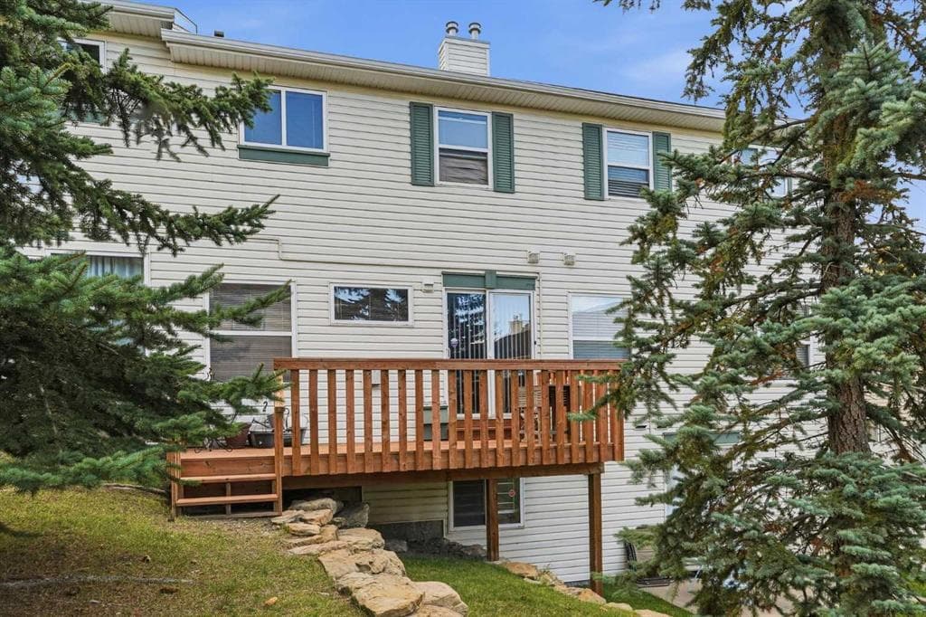 3-bed Townhouse for sale at 58 Country Hills Villas NW, Calgary