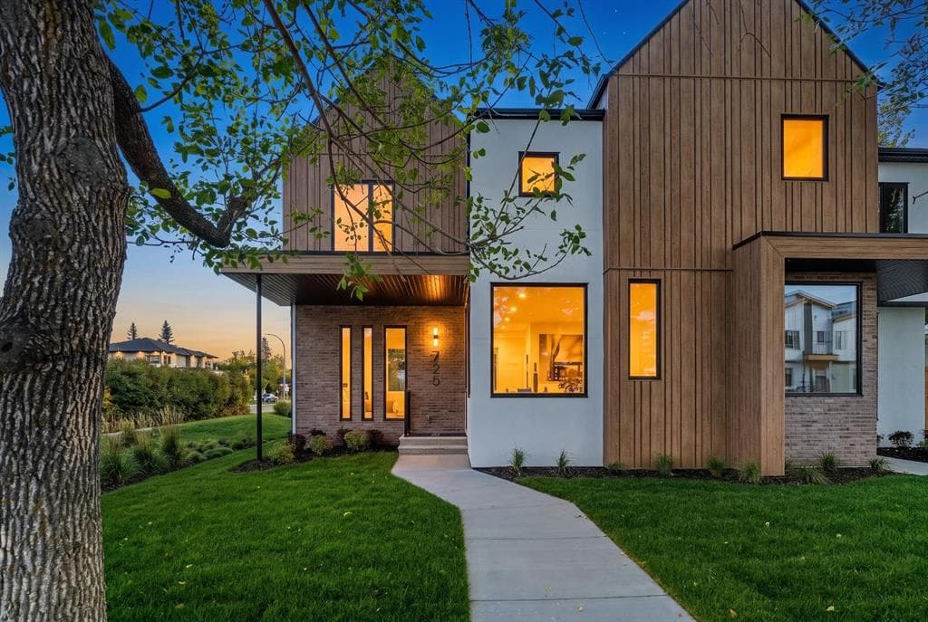 4-bed Semi-detached for sale at 725 53 Avenue SW, Calgary