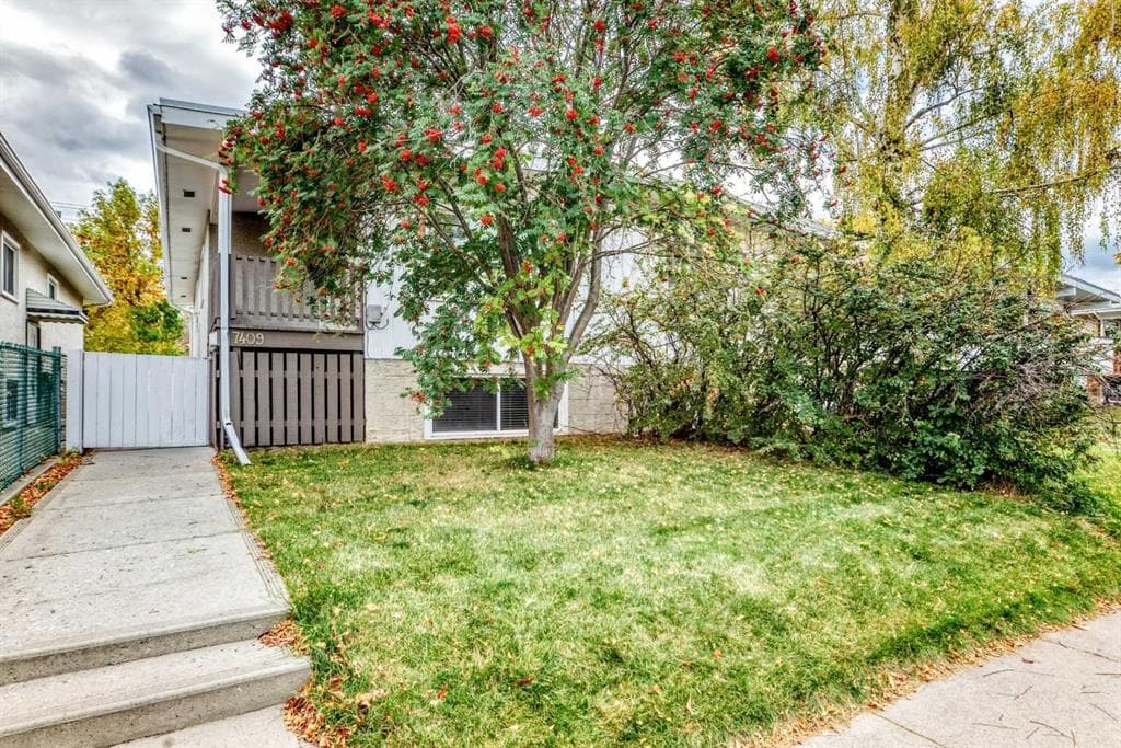 5-bed Semi-detached for sale at 7409 37 Avenue NW, Calgary