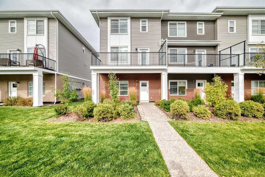 4-bed Townhouse for sale at 24 Cornerstone Passage NE, Calgary