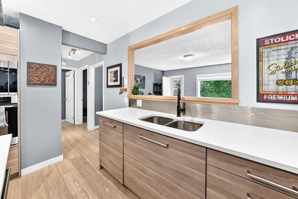 3-bed Detached for sale at 8512 33 Avenue NW, Calgary