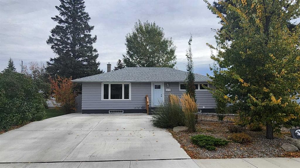 3-bed Detached for sale at 517 3 Street S, Vulcan