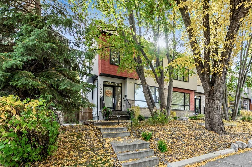 4-bed Semi-detached for sale at 1927 44 Avenue SW, Calgary