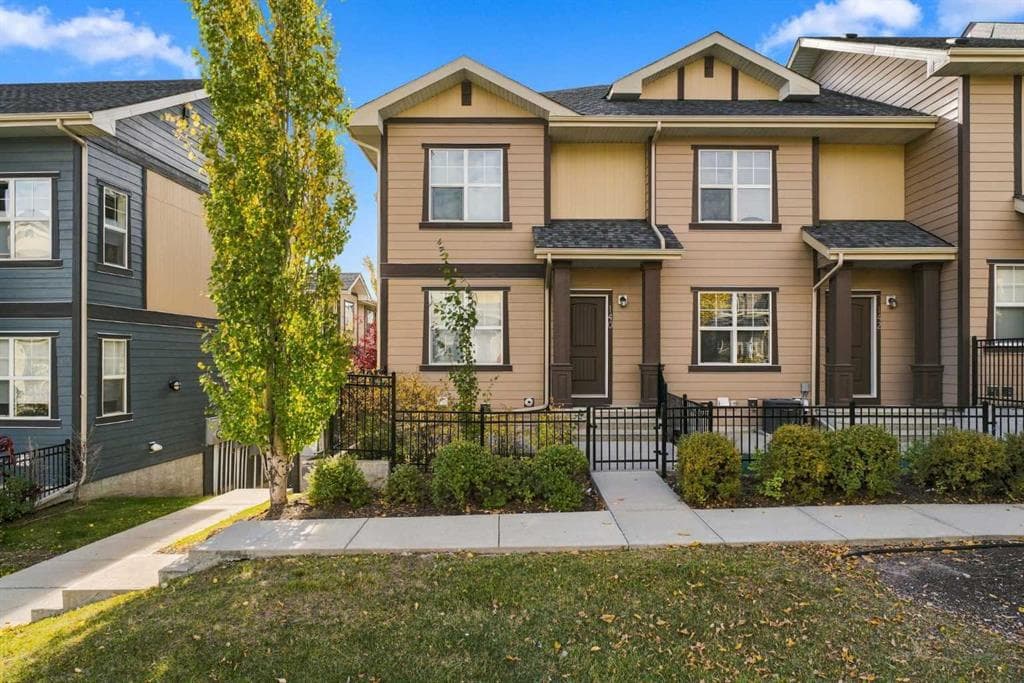 3-bed Townhouse for sale at 140 Evanscrest Gardens NW, Calgary