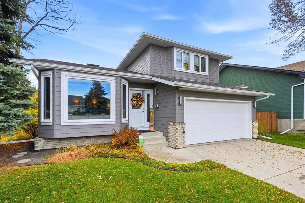4-bed Detached for sale at 20 Sunlake Road SE, Calgary