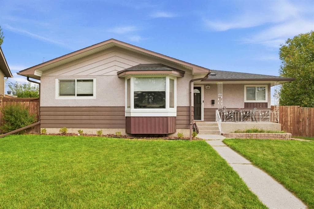 5-bed Detached for sale at 6352 Travois Crescent NW, Calgary