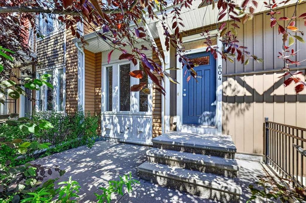 2-bed Townhouse for sale at 604 Auburn Bay Square SE, Calgary