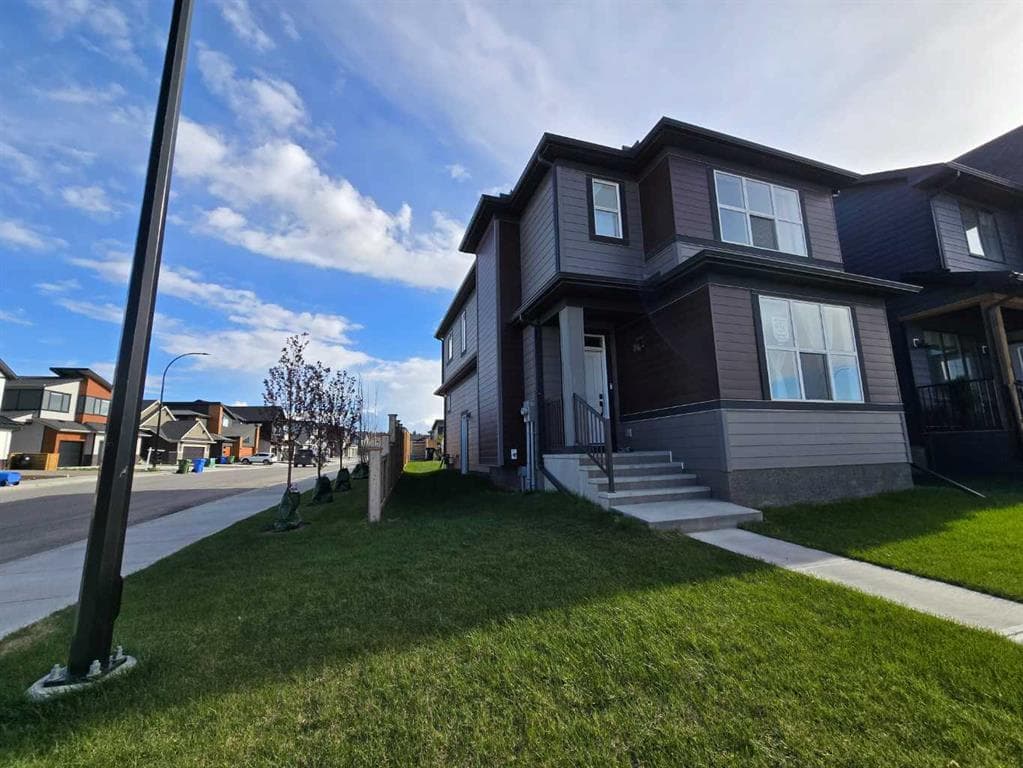 4-bed Detached for sale at 431 Rowmont Boulevard NW, Calgary