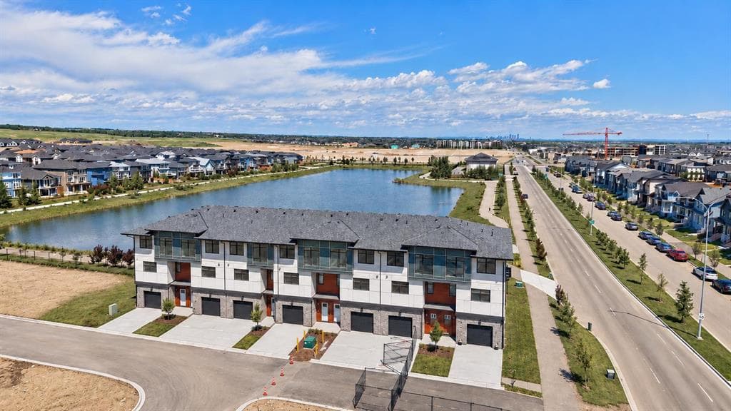 3-bed Townhouse for sale at 704, 30 Creekside Villas SW, Calgary