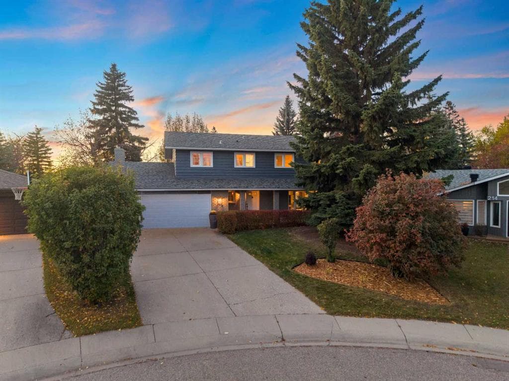 216 Lake Erie Place SE — photo 1
