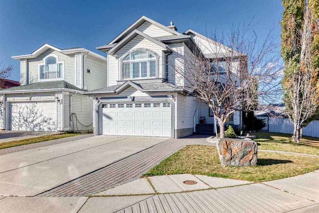 3-bed Detached for sale at 826 Applewood Drive SE, Calgary