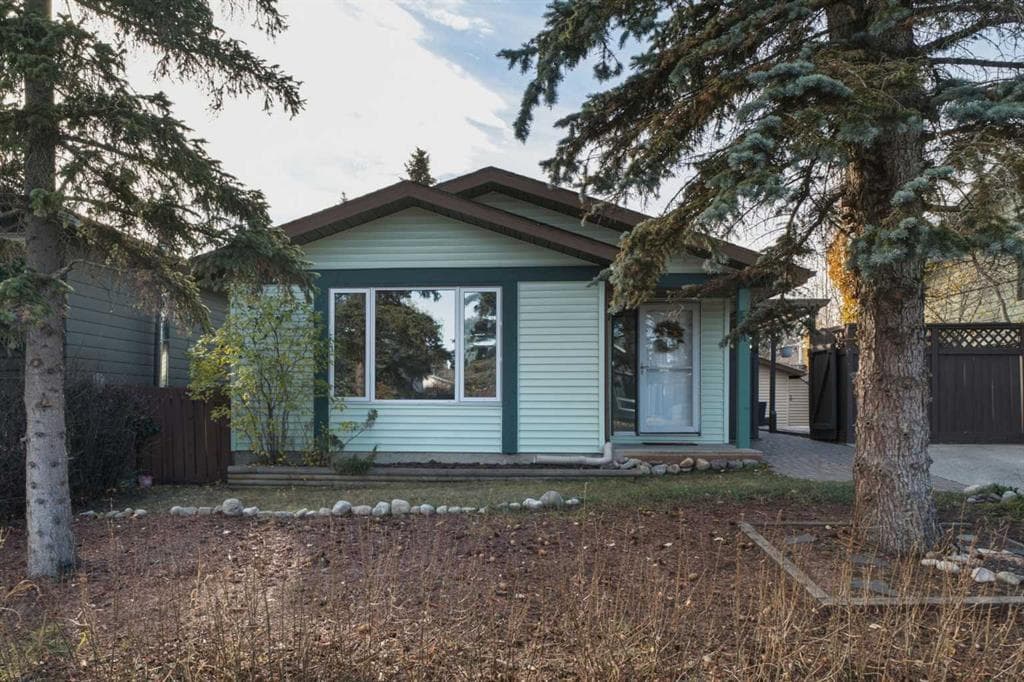 4-bed Detached for sale at 3 Glenport Road, Cochrane